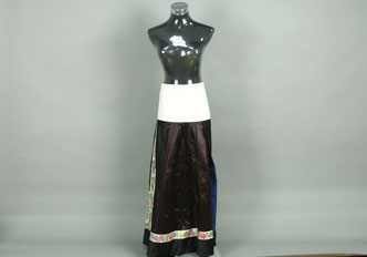 清福寿纹缎裙