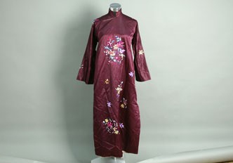 民国紫地双鱼花卉纹旗袍